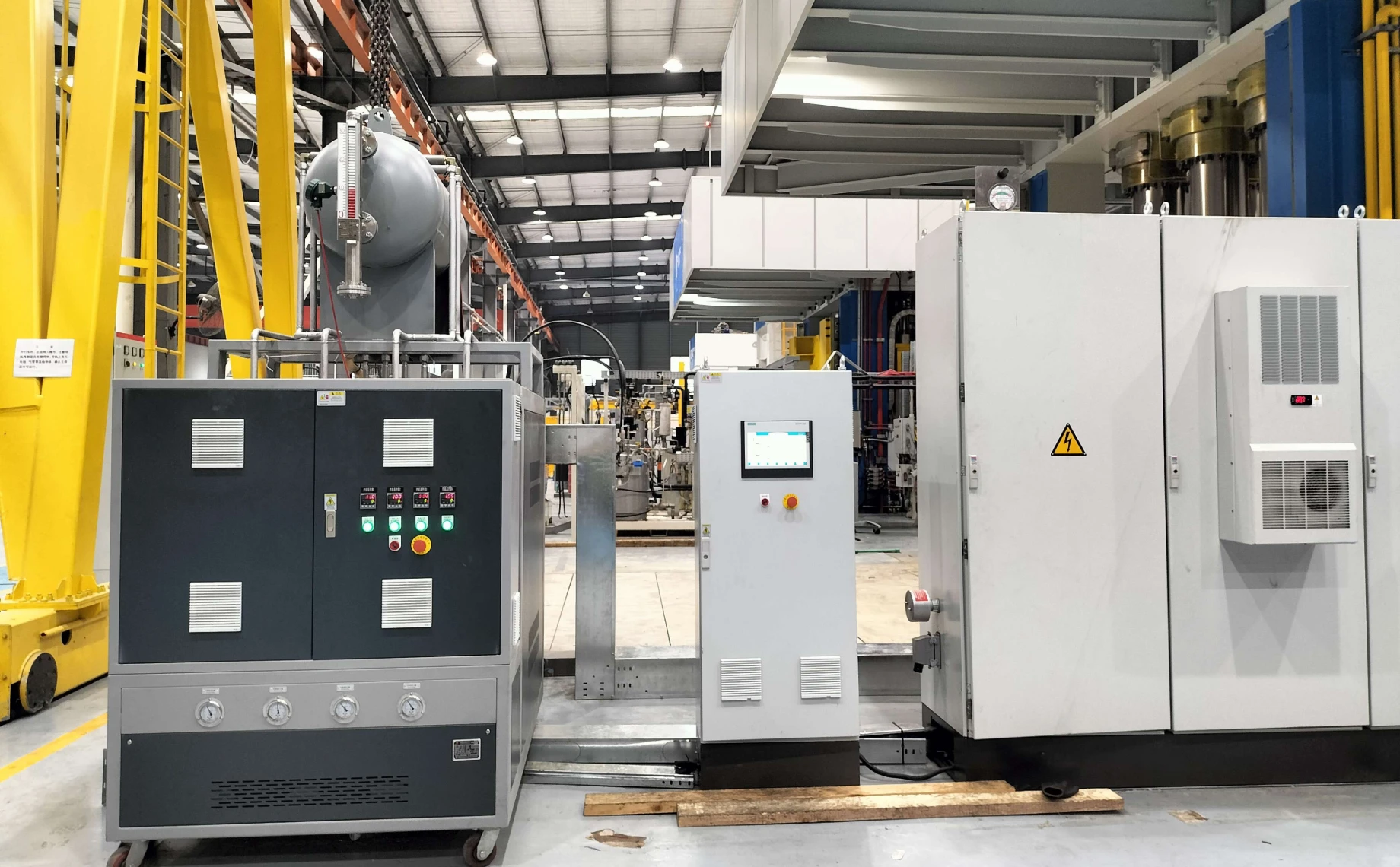 AODE hot press molding die temperature machine improves the hot press molding process of carbon fiber