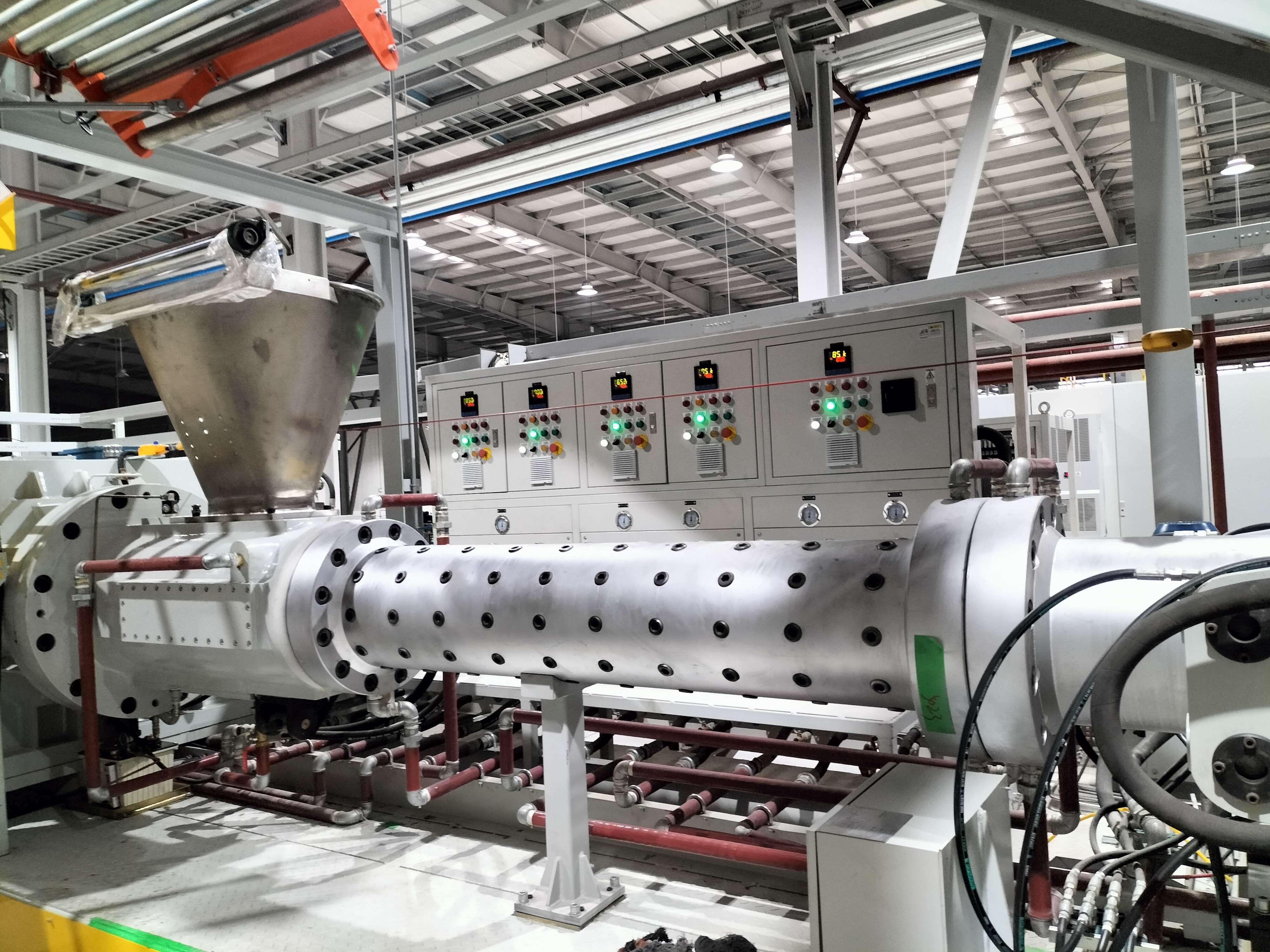 Extruder Controls Precision Extrusion Temperature Control of Plastics & Rubber